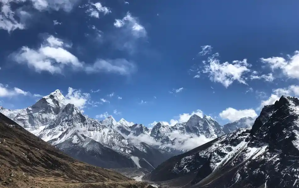 Stunning vistas of the mountain ranges in Everest region